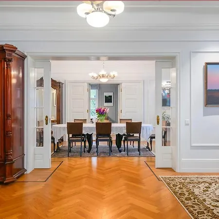 Appartement High Status In The Most Luxurious House In *
