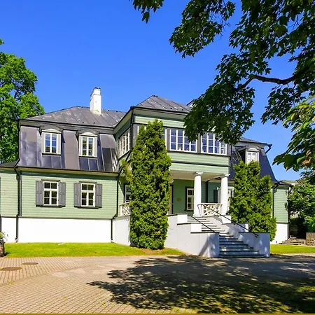 High Status In The Most Luxurious House In タリン